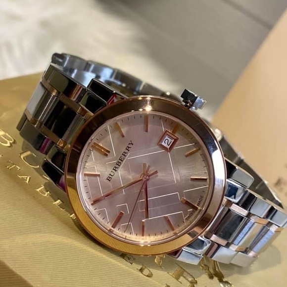 SOLD / Burberry Women Two-Tone Stainless Steel Watch
Swiss Made
Sapphire Crystal - Picture 6 of 12